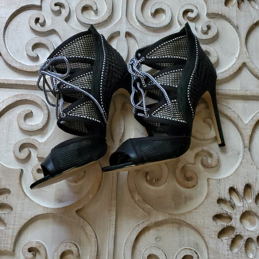 gx Gwen Stefani Lace Up Stillettos Size 8.5